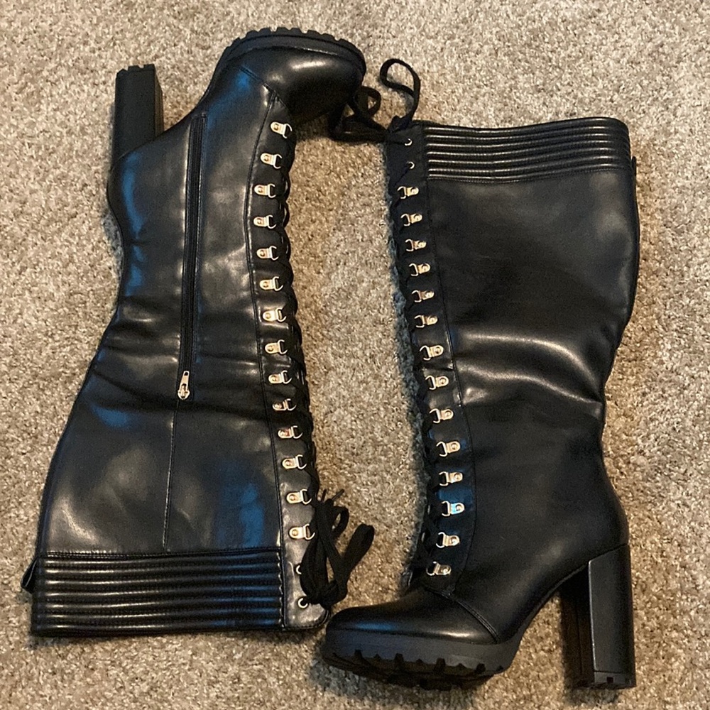 Women’s Eliza heeled lace up boot